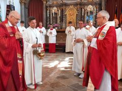 13-Segnung-von-Stola-und-Traeger
